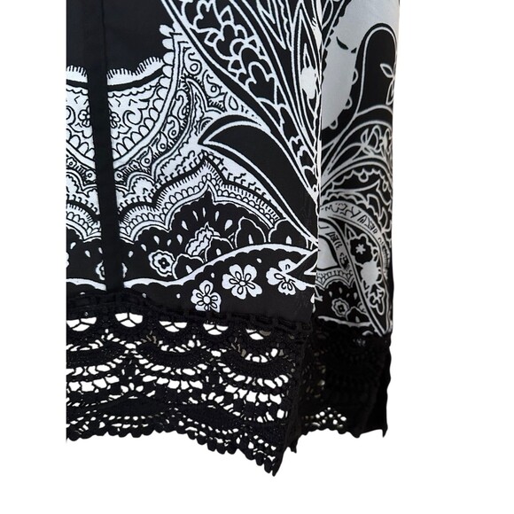 Chico's Women's Ariel Mirrored Paisley Top w/ Crochet Hem Size 1 (M 8/10) Black - Picture 5 of 8